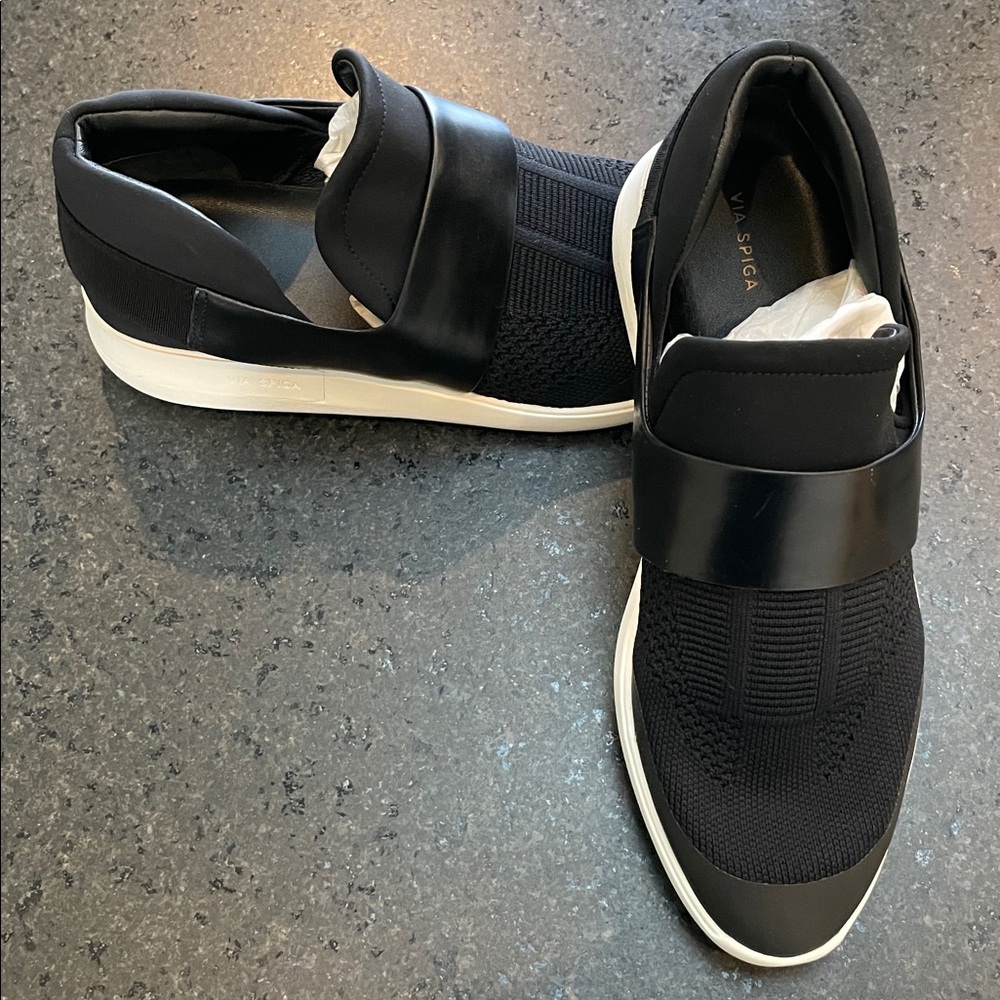 Brand New Via Spiga Black Leather and Knit Sneakers, 8.5 - Picture 2 of 10